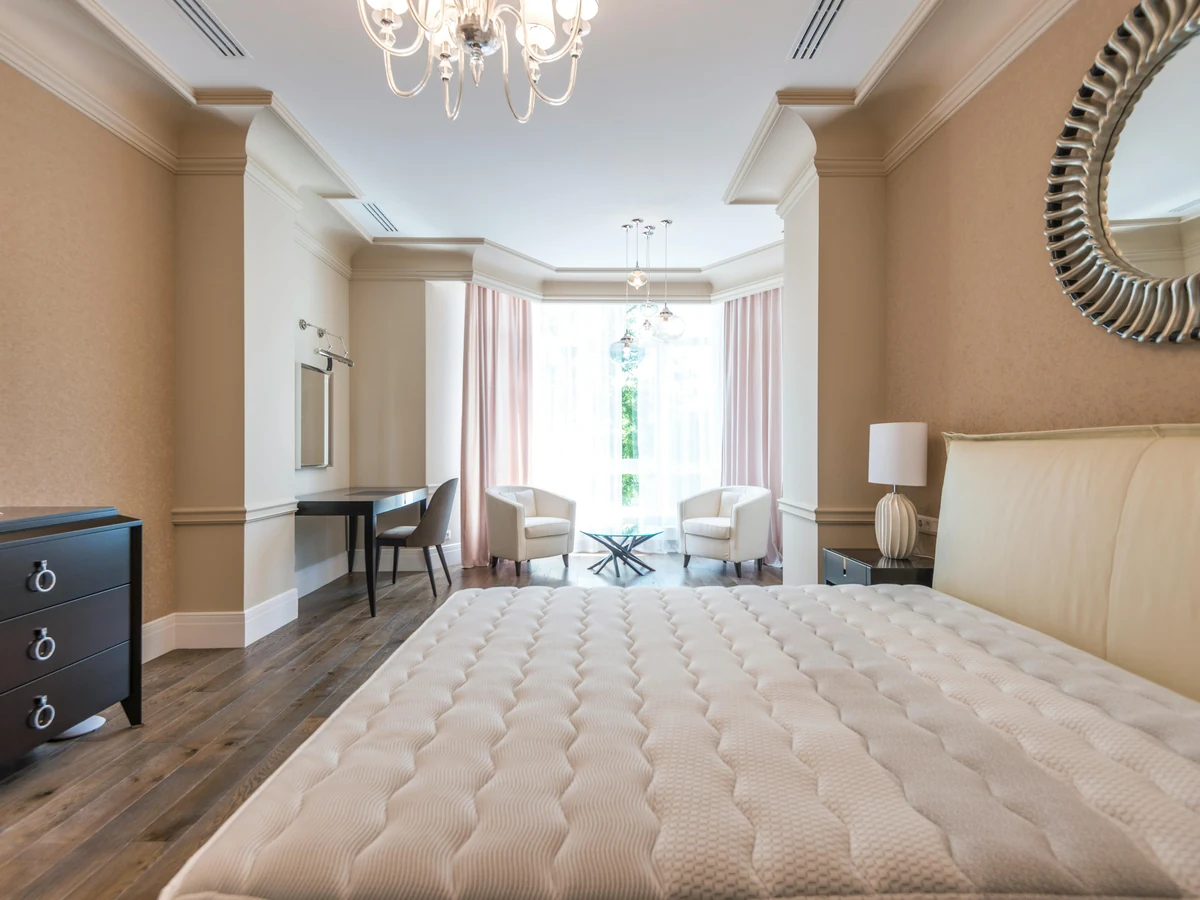 bedroom-painting-grand-cream-bedroom-worthing-decorators Painting costs in Worthing - grand cream bedroom interior painted by Worthing Painters