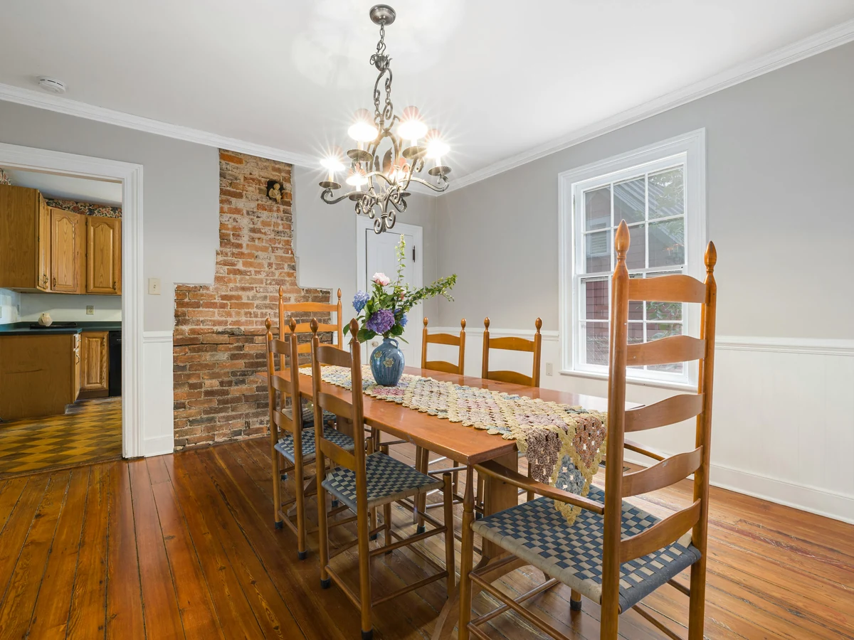 dining-room-painting-dining-room-brick-worthing-decorators-2 Dining Room Painting Costs in Worthing for Worthing Painters