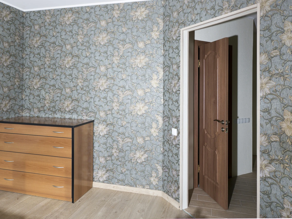 wallpapering-bedroom-blue-floral-worthing-decorators Wallpaper Installers in Worthing by Worthing Painters, professional painting service